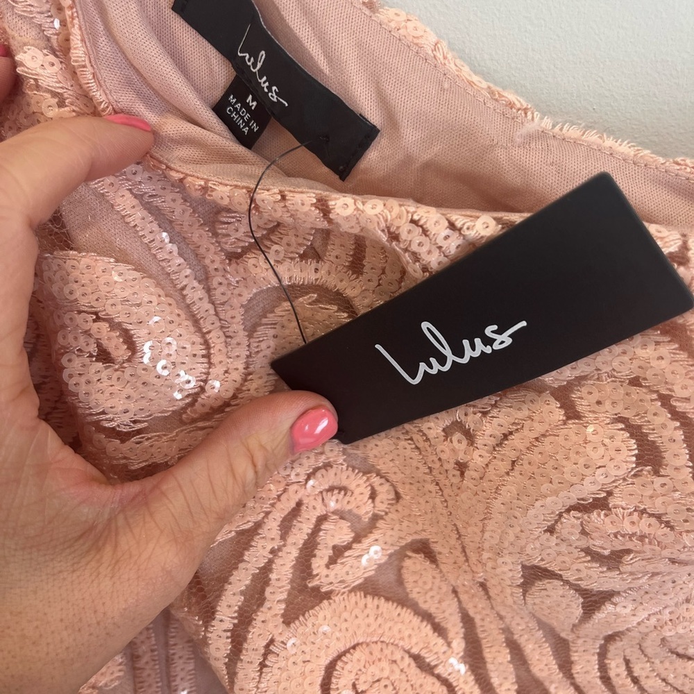 Lulus- Elegant One-Shoulder Lace Dress size Med- NWT Pink colored - Picture 3 of 5